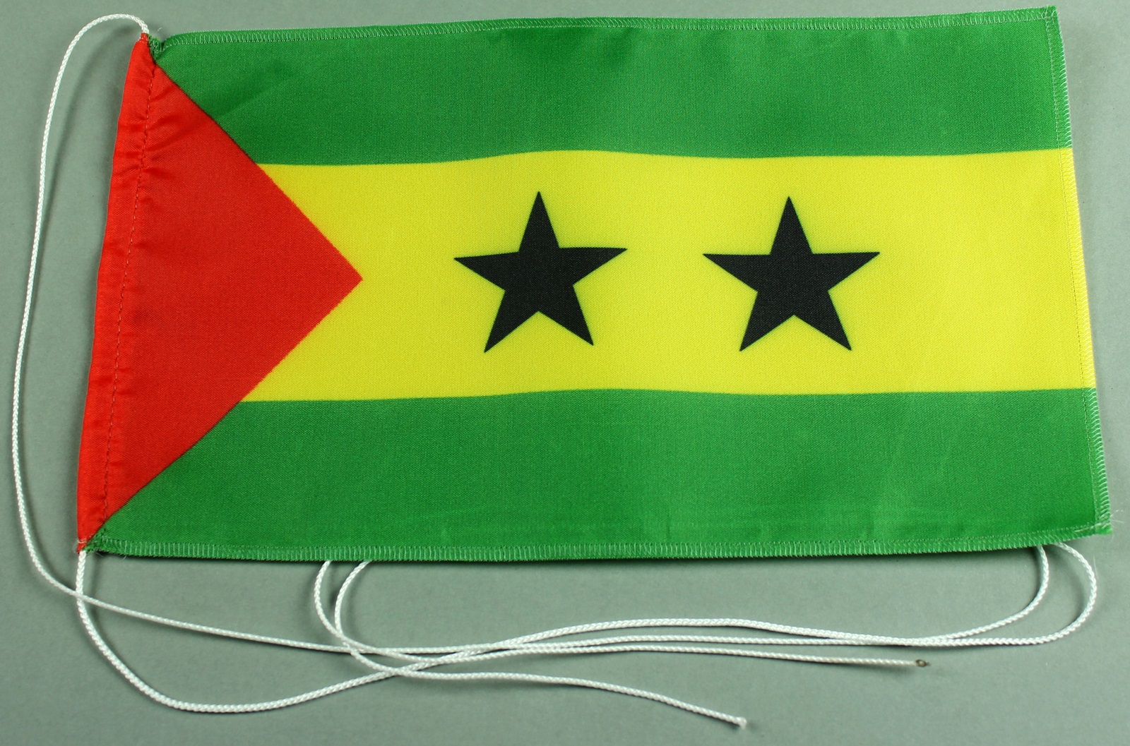 tischfahne-sao-tome