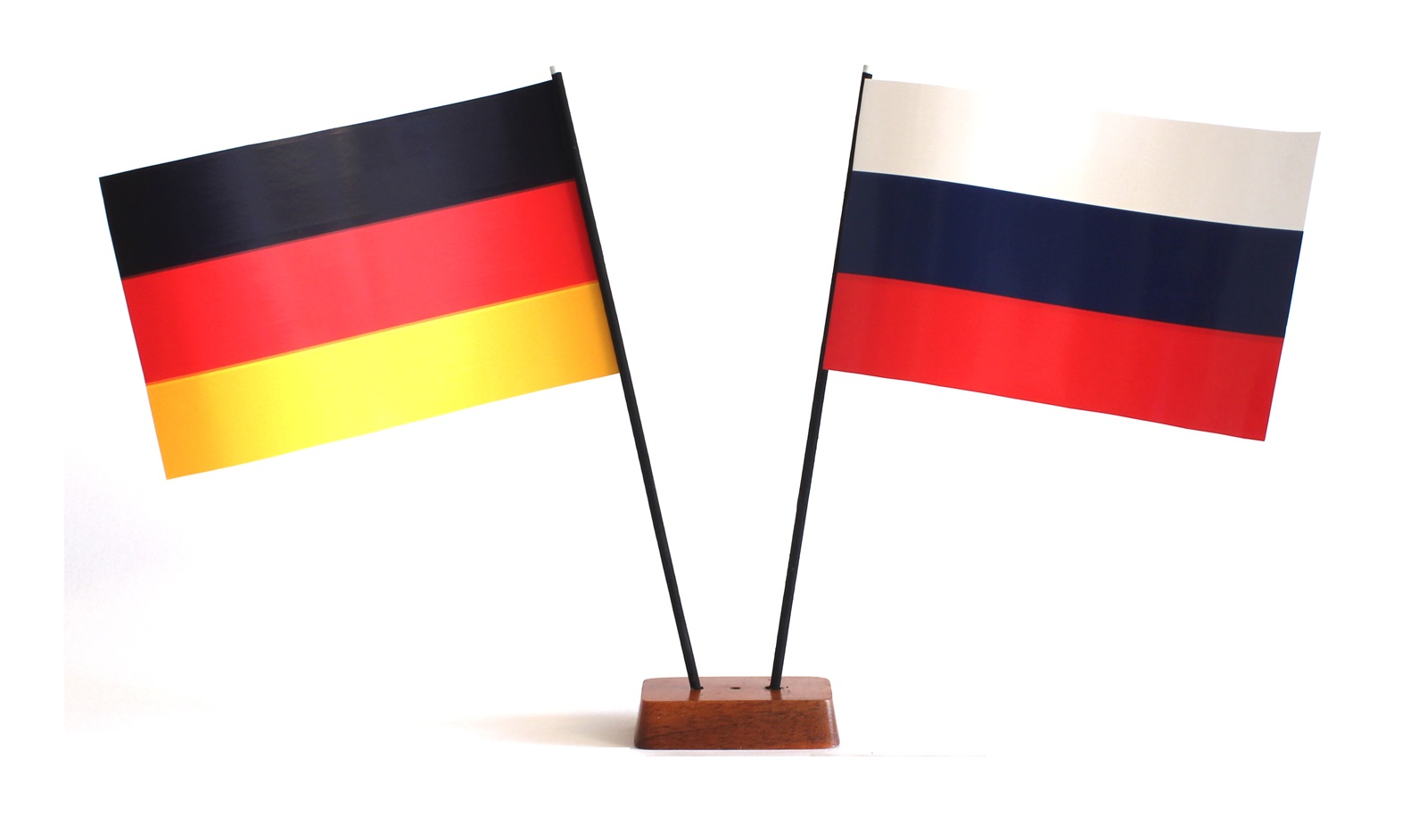 9x14-russland-deutschland Mini Tischflagge Russland 9x14 cm Höhe 20 cm mit Gratis-Bonusflagge und Holzsockel Tischfähnchen
