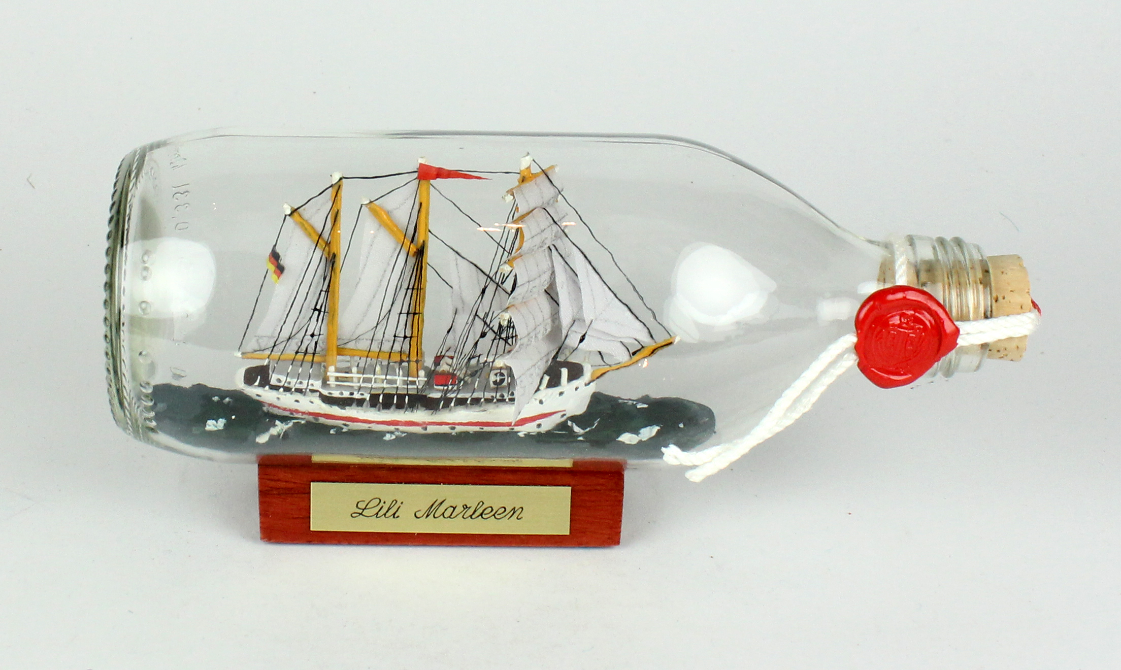 Lili-Marleen-330 Lili Marleen runde Flasche 0,3 Liter Buddelschiff Museumsqualität