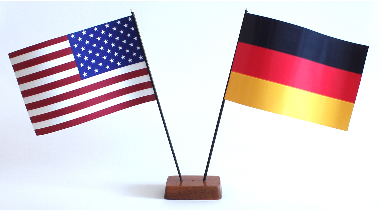 9x14-muster-04 Mini Tischflagge USA 9x14 cm Höhe 20 cm mit Gratis-Bonusflagge und Holzsockel Tischfähnchen