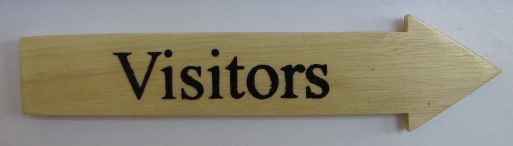Türschild Visitors helles Holz Pfeilform 3,5x15 cm