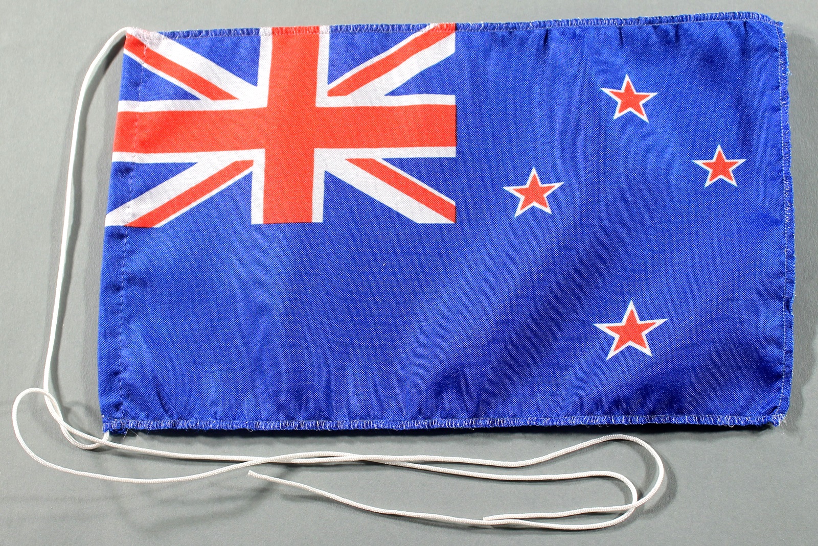 Tischflagge Neuseeland 25x15 cm optional mit Holz- oder Chromständer Tischfahne Tischfähnchen