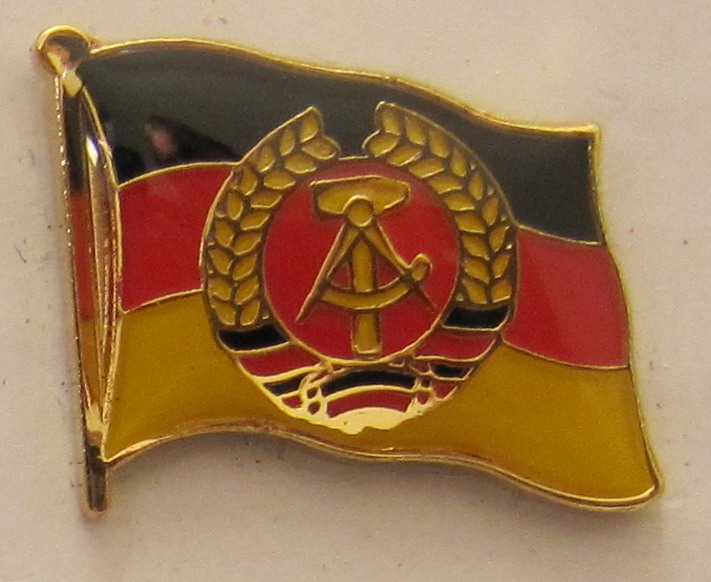 pin_flagge_ddr Pin Anstecker Flagge Fahne DDR Nationalflagge Flaggenpin Button Badge Flaggen Clip Anstecknadel