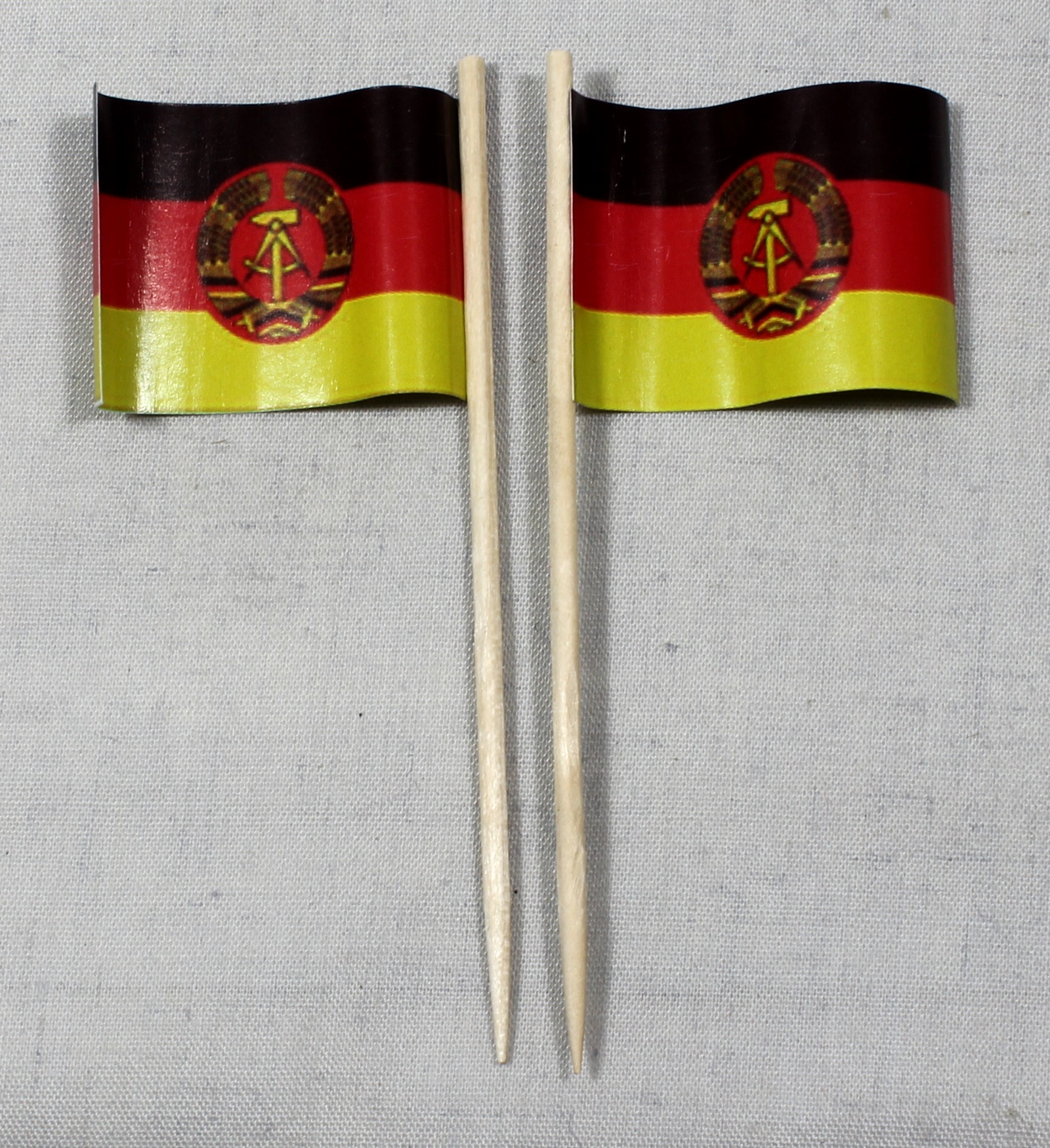 deko-picker-ddr Party-Picker Flagge DDR Ostalgie Papierfähnchen in Spitzenqualität 50 Stück Beutel