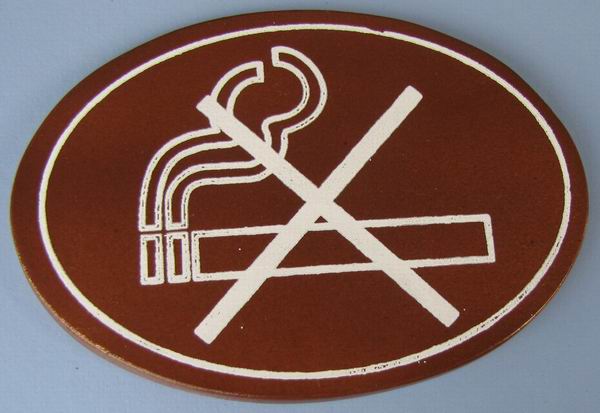 Ovales Holz - Türschild Rauchen verboten Piktogramm 7x10 cm dunkles Holzschild