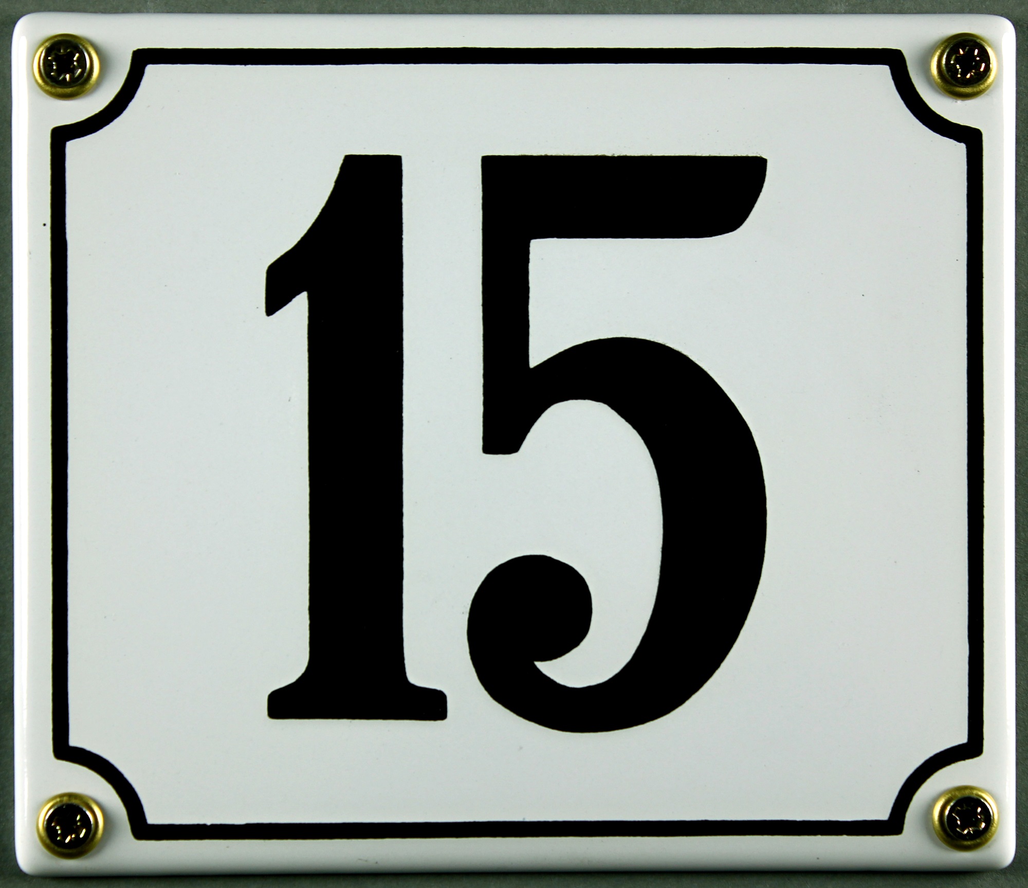 hausnummer-15-weiss-hausnummernschild-emaille