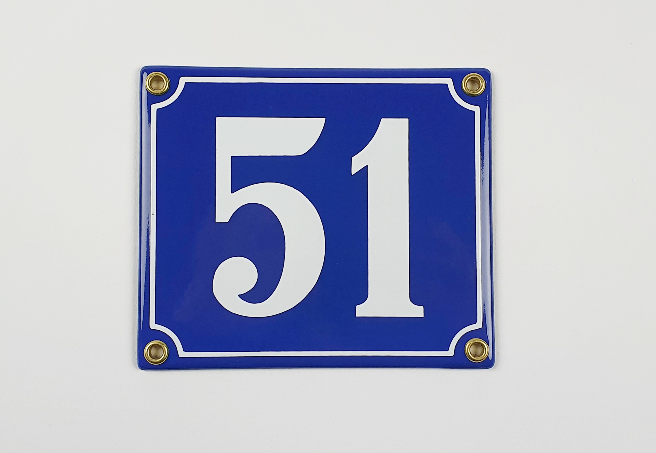 emaille-51-blau Hausnummernschild 51 blau Clarendon 14x12 cm Emailleschild