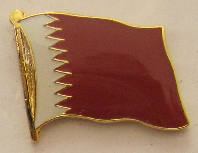 Katar Qatar Pin Anstecker Flagge Fahne Nationalflagge