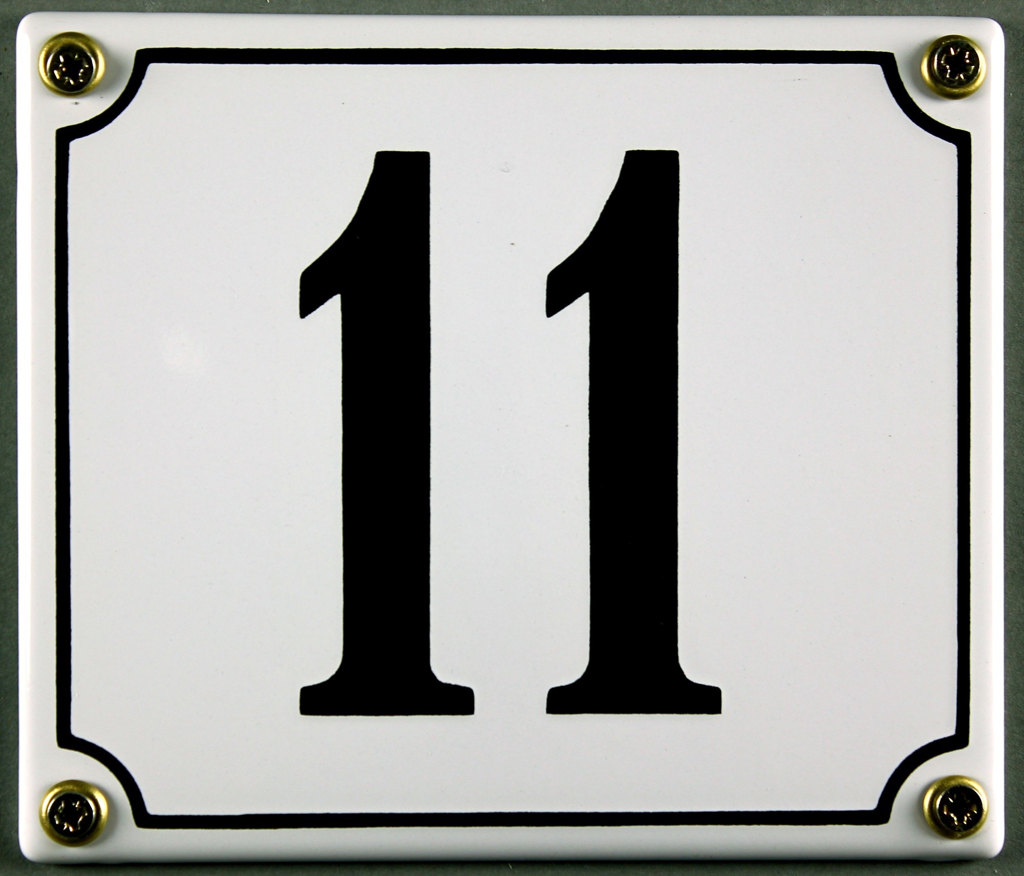 hausnummer-11-weiss-hausnummernschild-emaille