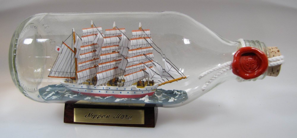Nippon Maru Japan runde Flasche 0,3 Liter Buddelschiff Flaschenschiff