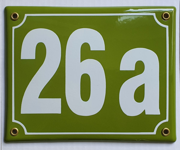 Hausnummernschild 26a grün Blockschrift 20x16 cm Emailleschild