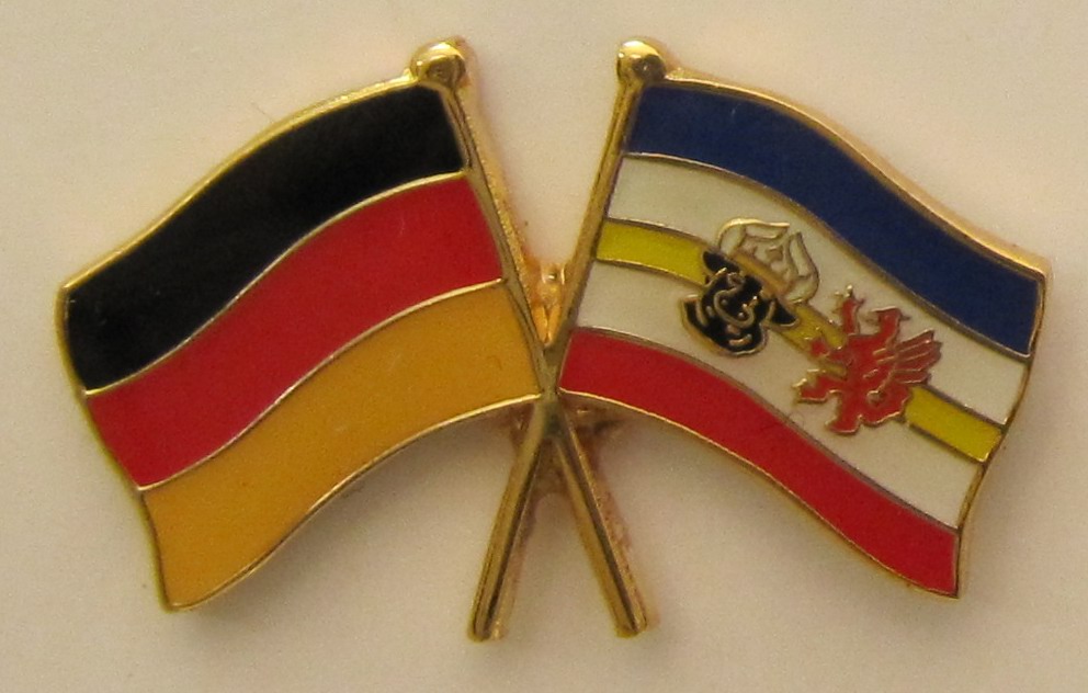 Anstecknadel Pin Abzeichen Metall Clip Papillon Flagge Deutschland Osten DDR