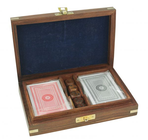 Kartenspiel und Würfel in Holzbox Gesellschaftsspiele