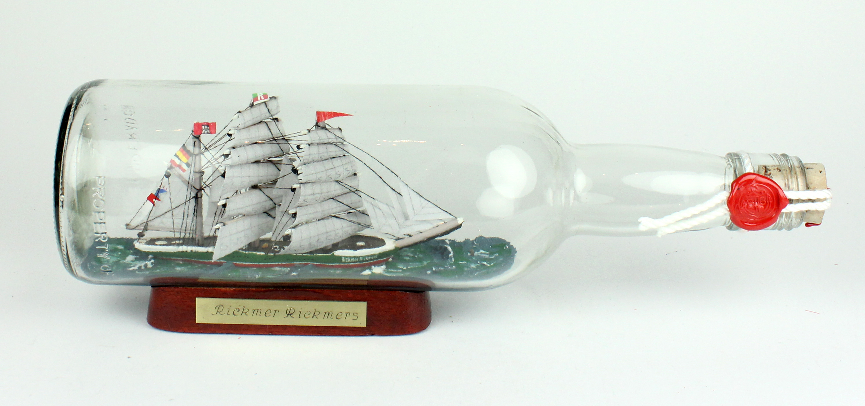 Flaschenschiff perfekt für die maritime Dekoration Rickmer Rickmers