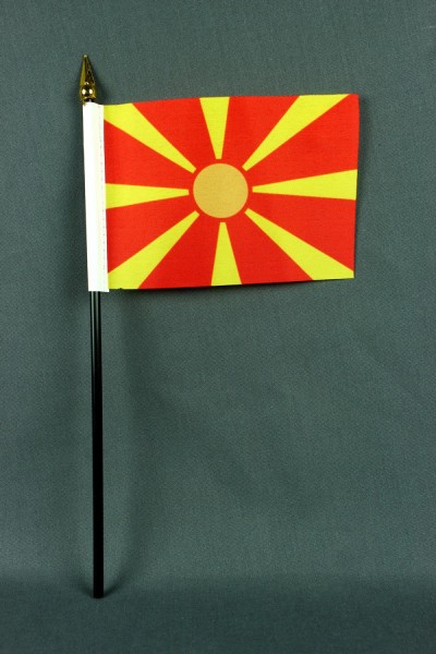 Kleine Tischflagge Mazedonien 10x15 cm optional mit Tischfähnchenständer