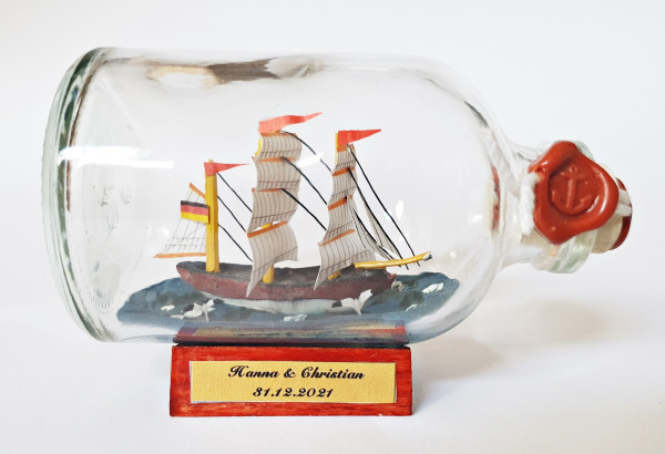 Buddelschiff 50 ml mit Wunschtext eigene Beschriftung ca. 7,2 x 4,5 cm Flaschenschiff