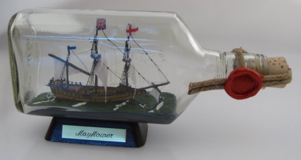 Mayflower 375 ml eckige Ginflasche Buddelschiff Museumsqualität