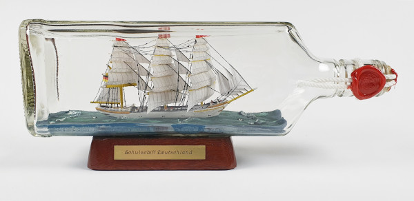 Schulschiff Deutschland eckige Ginflasche 0,7 Liter Buddelschiff Museumsqualität